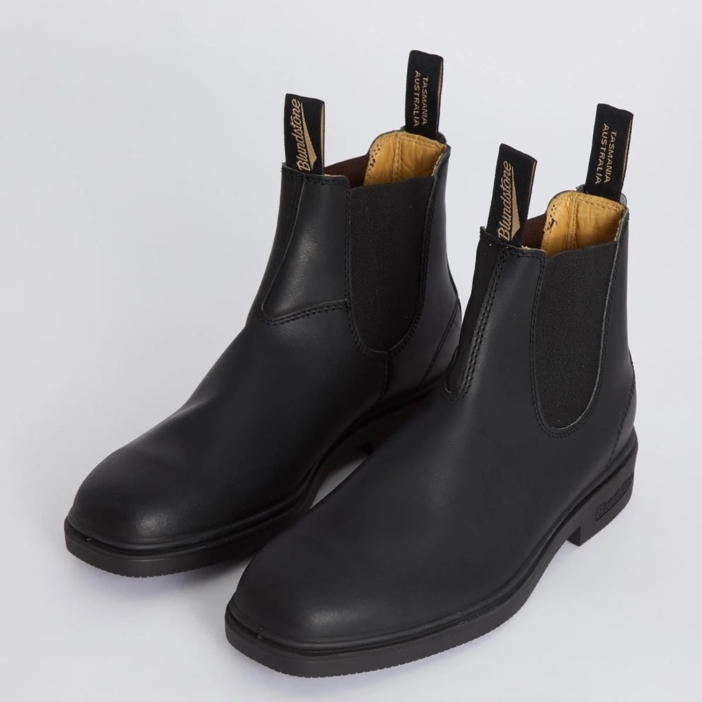 Blundstone chisel toe boots